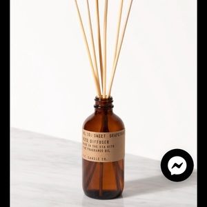 P.F. Candle Co No. 10 Sweet Grapefruit